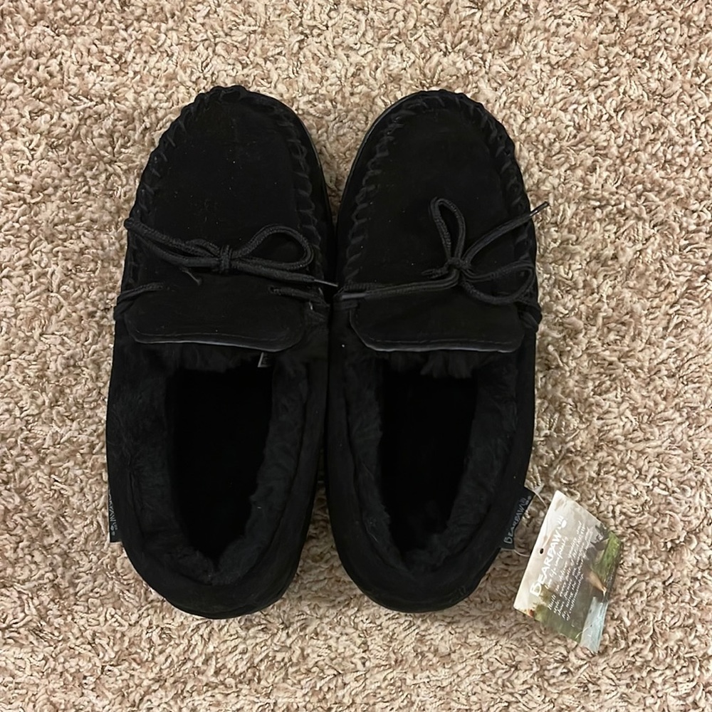 BearPaws Slippers/ black/ suede/ size 8